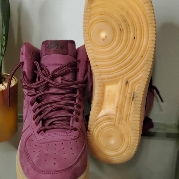 Burgundy Nike Uptowns - Picture 5 of 5